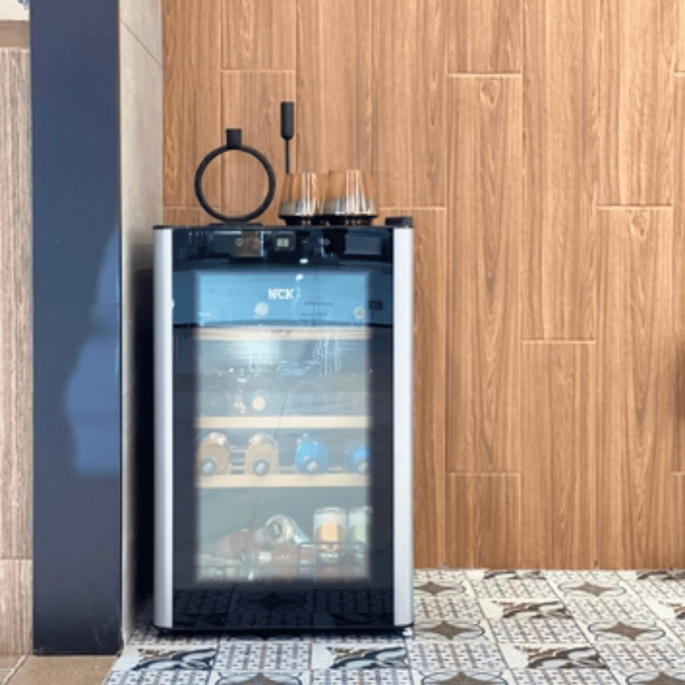 Tủ rượu HCK 70L SC-70-E màu đen mặt kính - 22 chai
