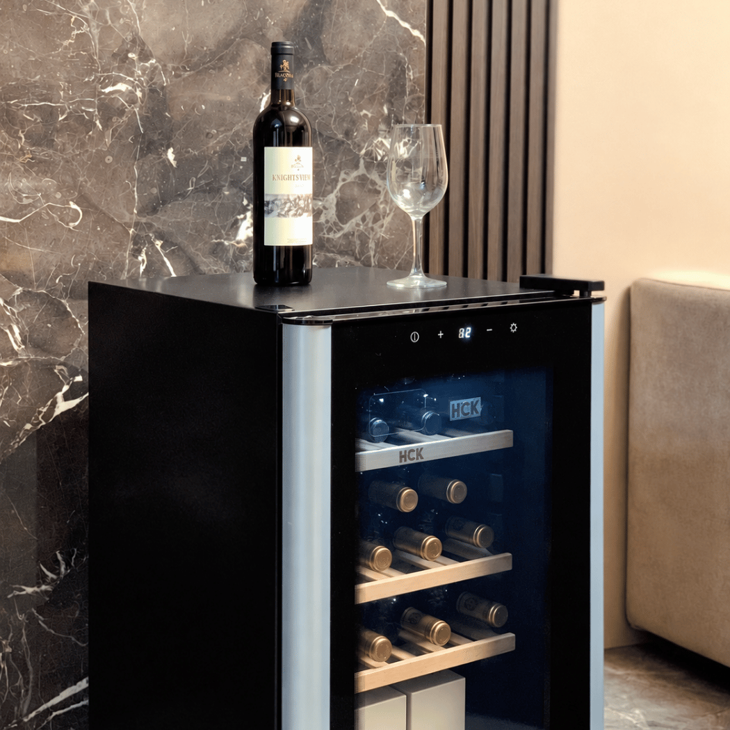 Tủ rượu HCK 70L màu đen mặt kính - 22 chai