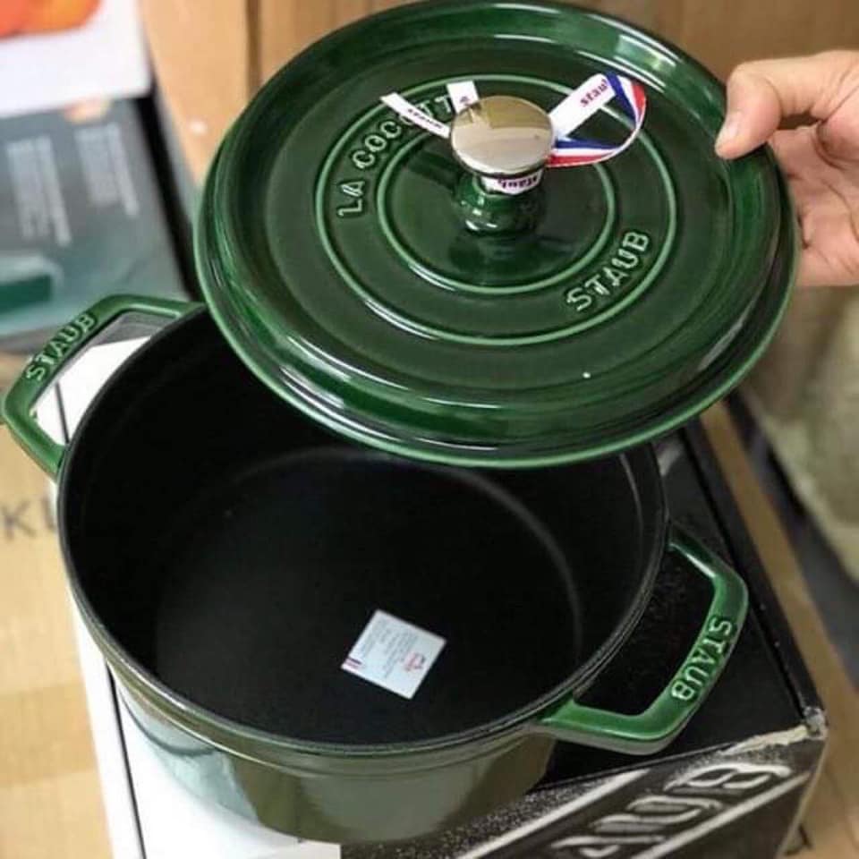 Staub - Nồi tròn màu xanh rêu - 22cm (2.6L)