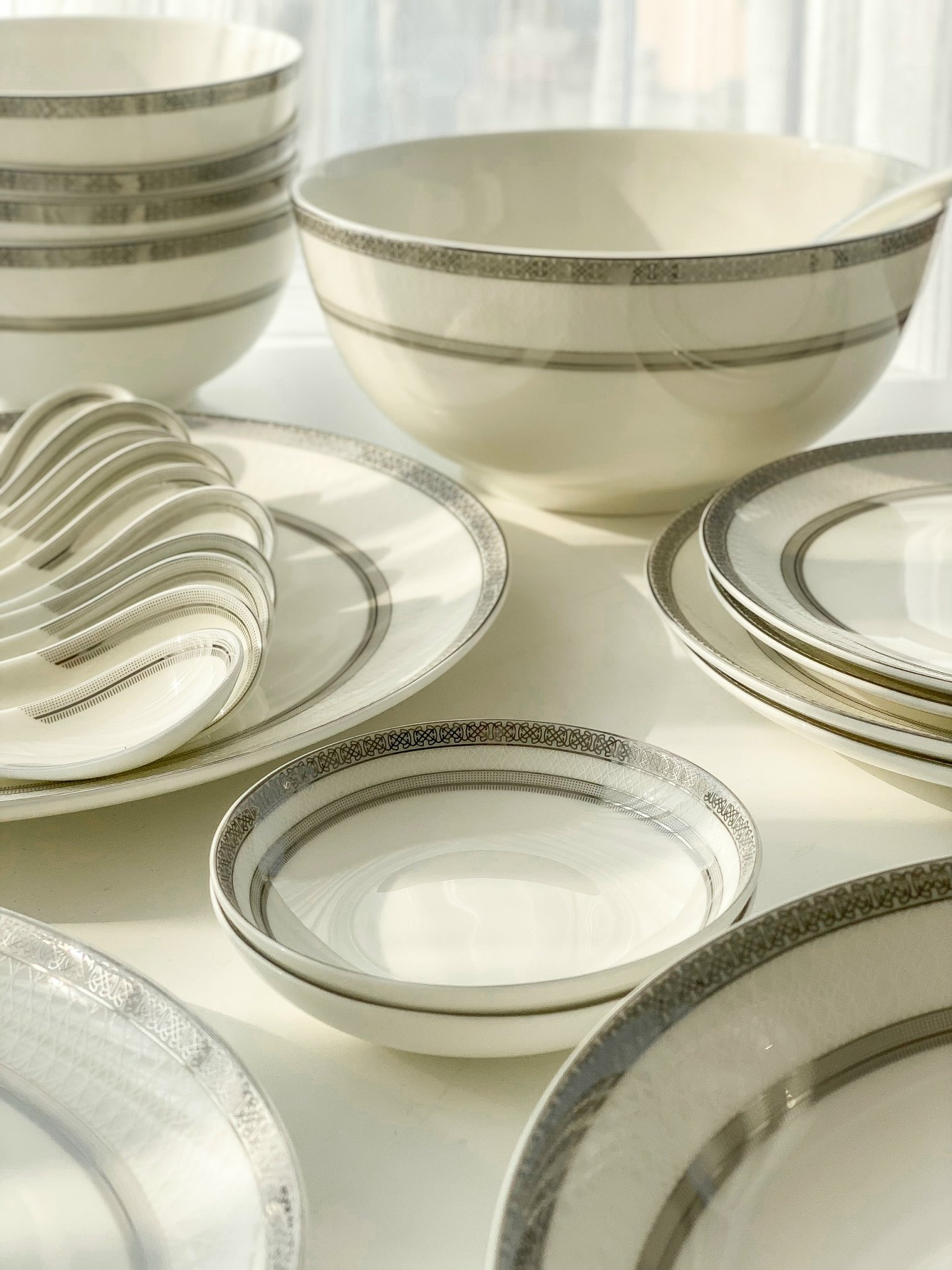 Bộ đồ ăn sứ xương bạch kim anh 50 sản phẩm