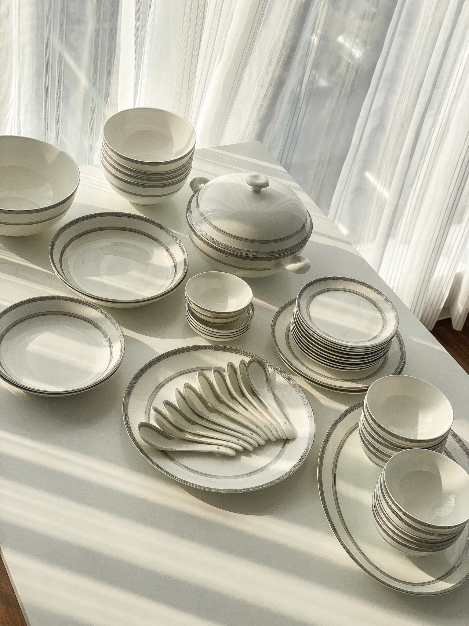 Bộ đồ ăn sứ xương bạch kim anh 50 sản phẩm