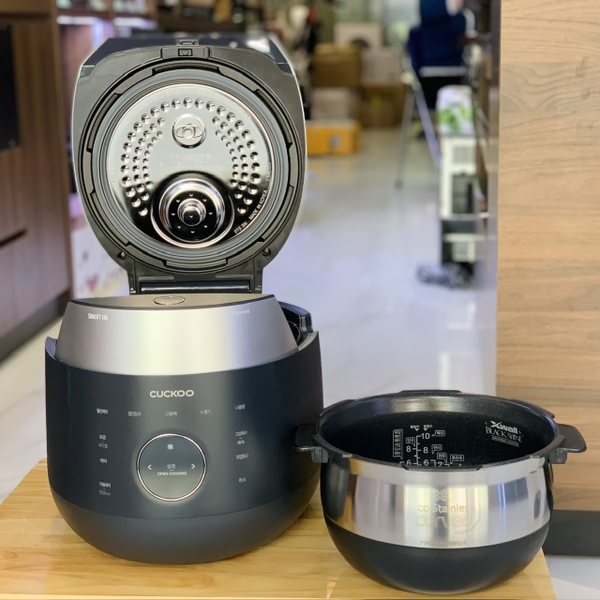 Nồi cơm điện cao tần Cuckoo CRP-LHTR 1010FB