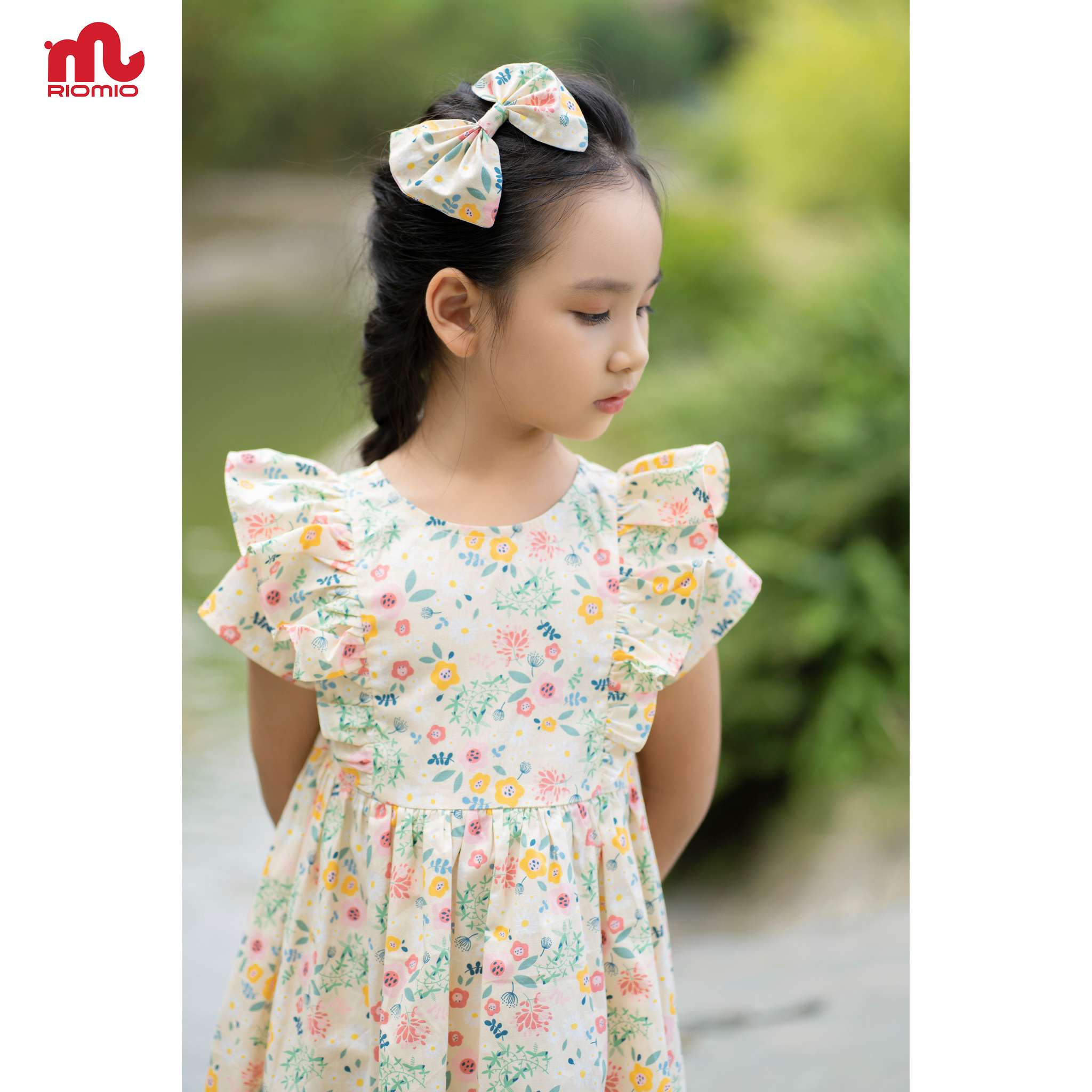 Họa tiết quả cherry hot chẳng kém họa tiết hoa hay chấm bi vì lên đồ cực  xinh mà còn trẻ trung hết nấc