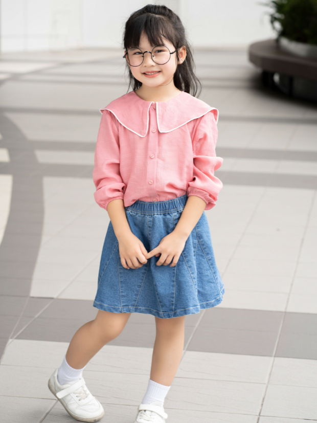 so-mi-be-gai-dai-tay-almira-co-thuy-thu-vien-mau-riomio-ra283