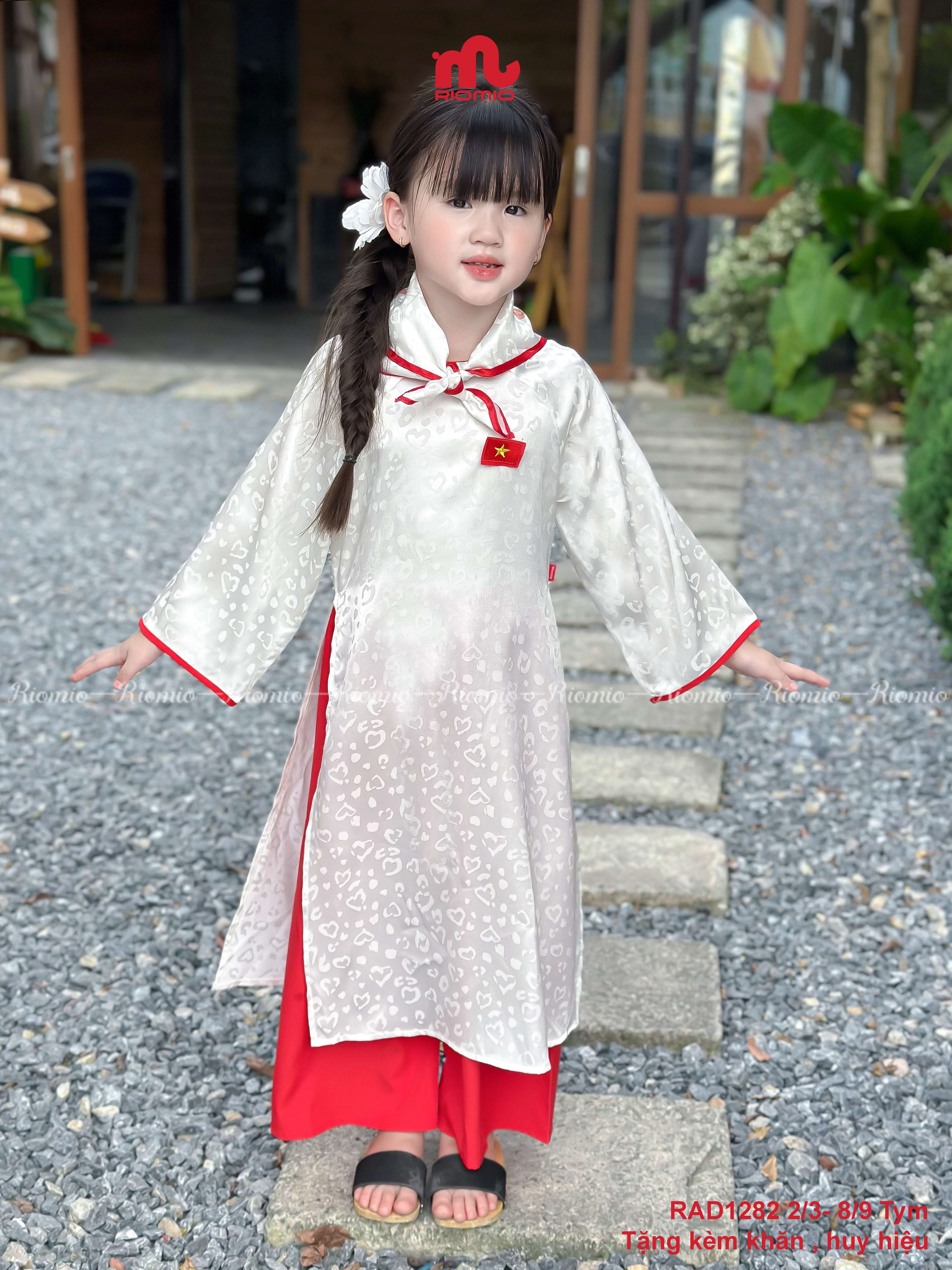 rad1282-ao-dai-be-gai-dinh-huy-hieu-kem-khan-2-3-8-9-r7-riomio
