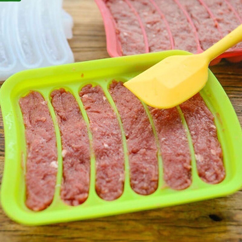 Khuôn làm xúc xích bằng silicone cho bé