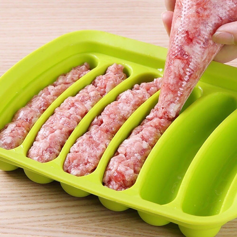 Khuôn làm xúc xích bằng silicone cho bé