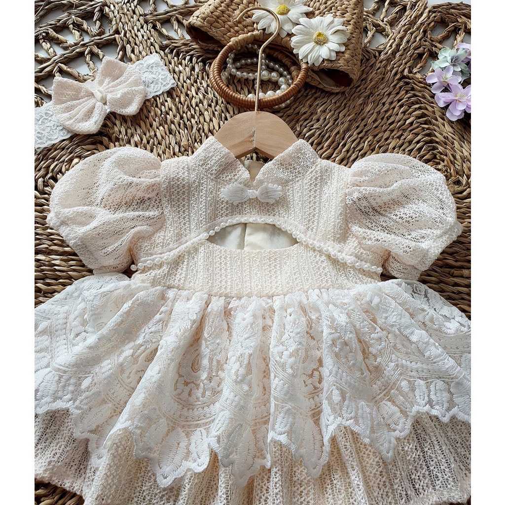 Body váy ren trắng cổ tàu - Kèm Turban