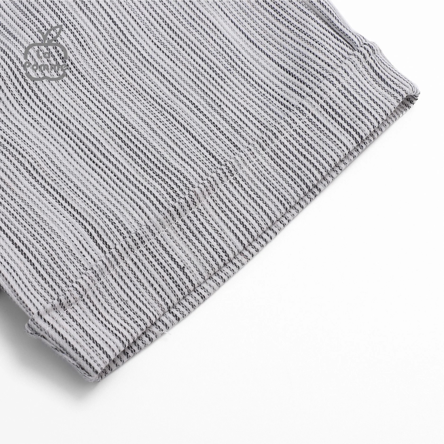 Bộ cộc tay La Pomme mèo con và cây bút vẽ