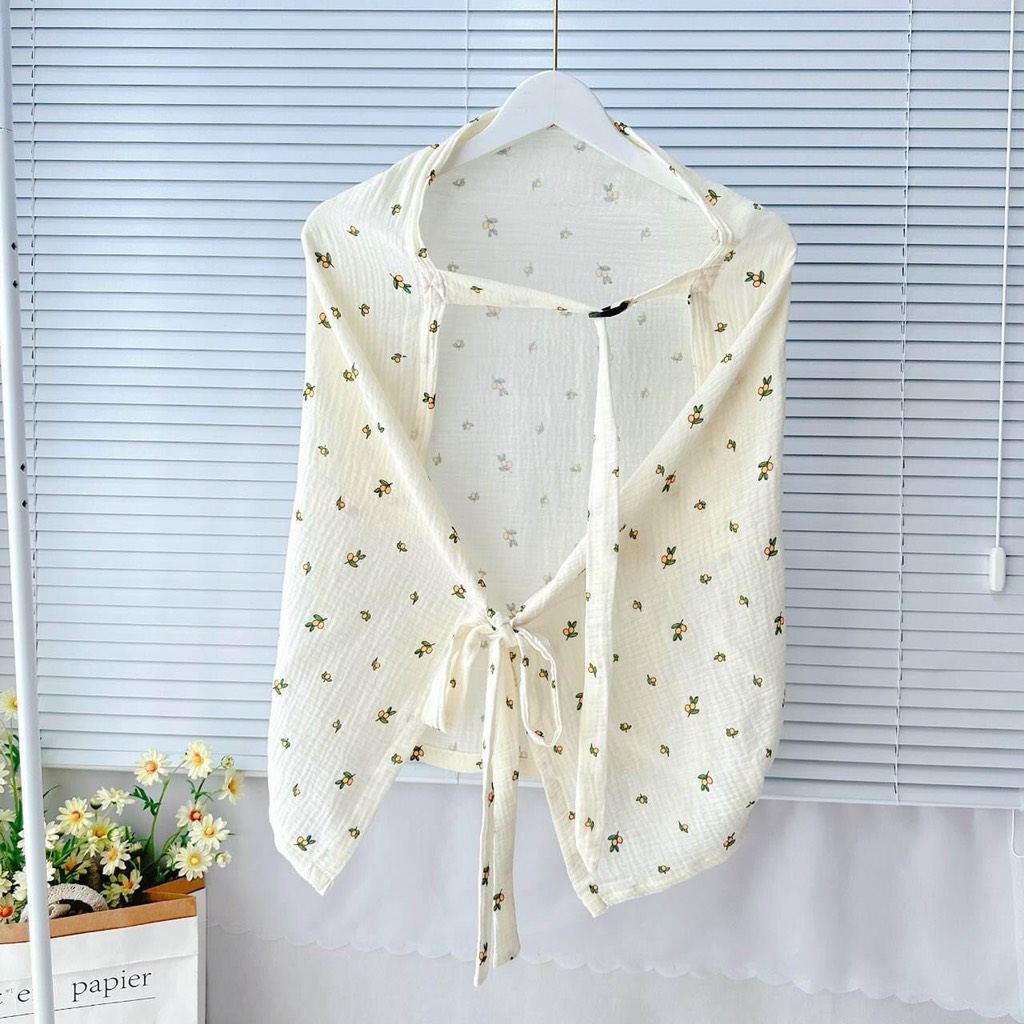 Khăn choàng che cho bé đi ra ngoài