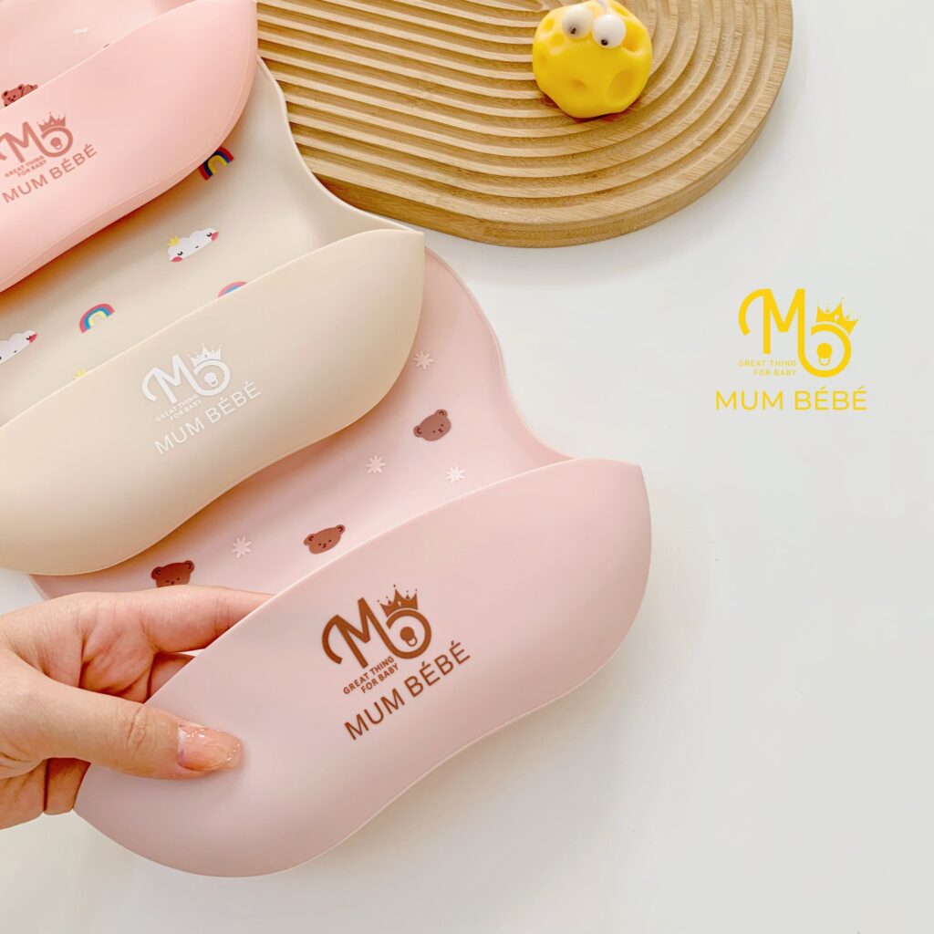 Yếm ăn dặm silicone có máng hứng Mum Bébé