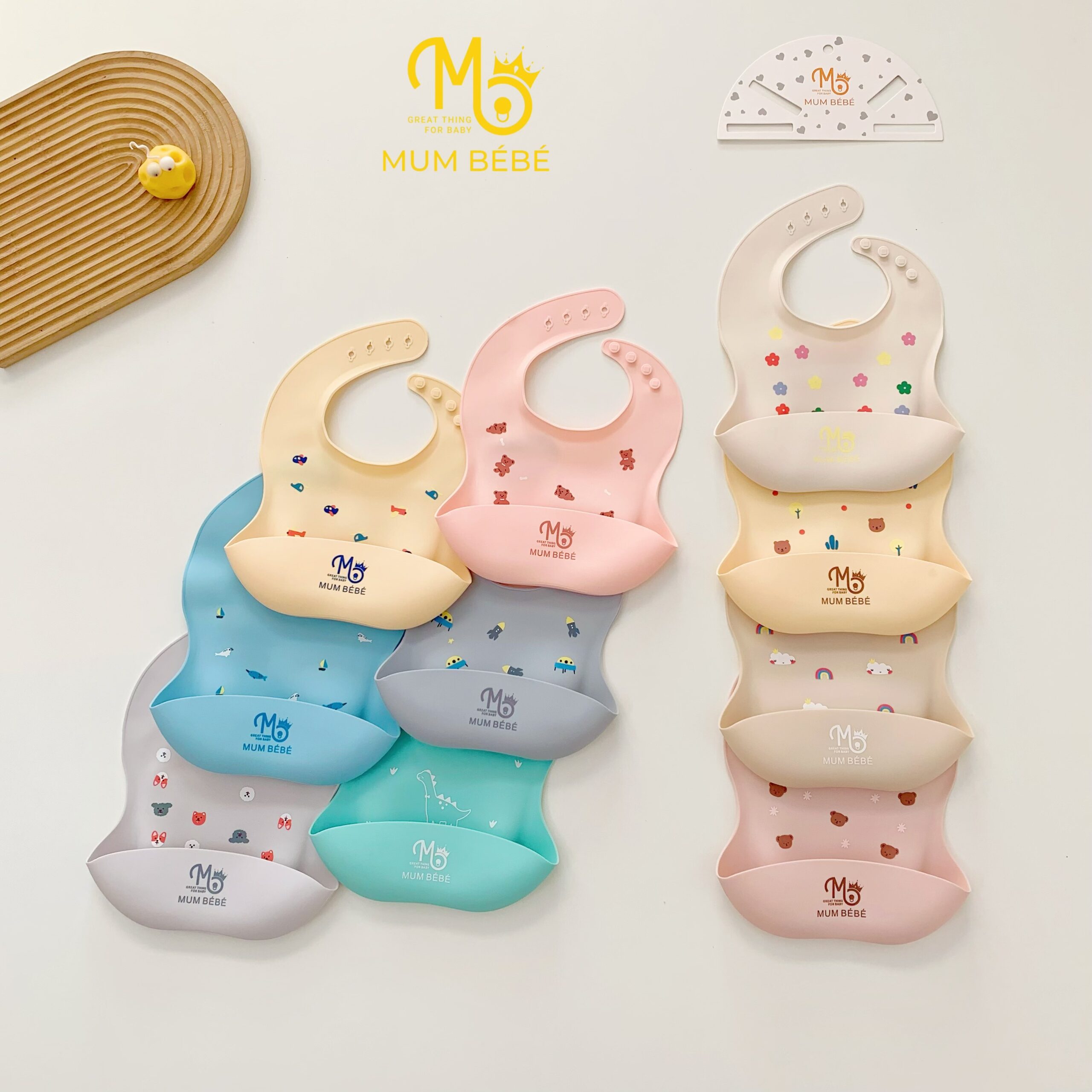 Yếm ăn dặm silicone có máng hứng Mum Bébé