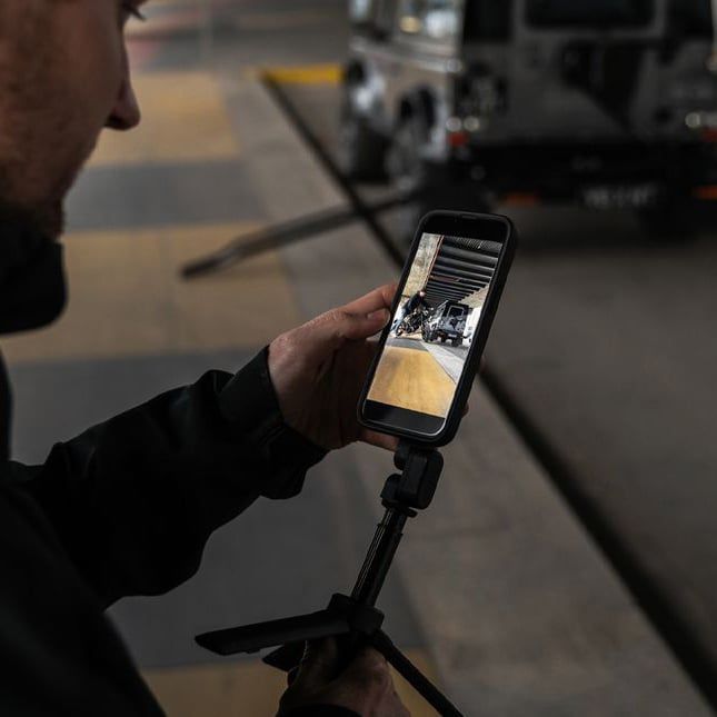 Tripod điện thoại là gì? Cách dùng tripod cho điện thoại hiệu quả nhất