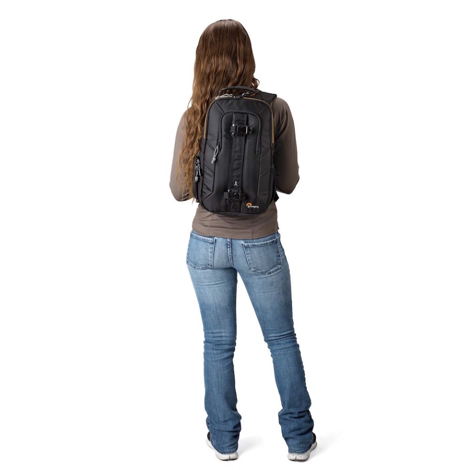 camera-sling-bags-slingshot-edge150-onback-sq-lp36898-pww.jpg?v=1679458922628