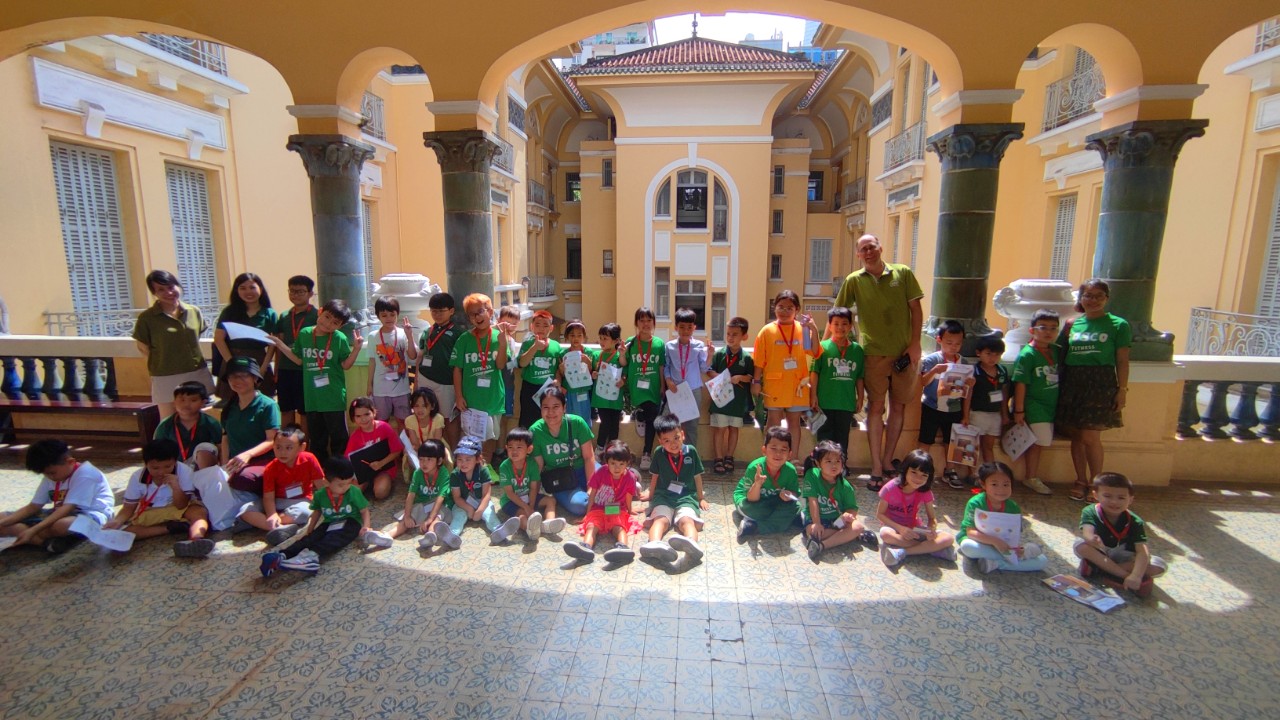 Chuyến dã ngoại của học sinh đến Bảo tàng Mỹ Thuật Thành phố Hồ Chí Minh