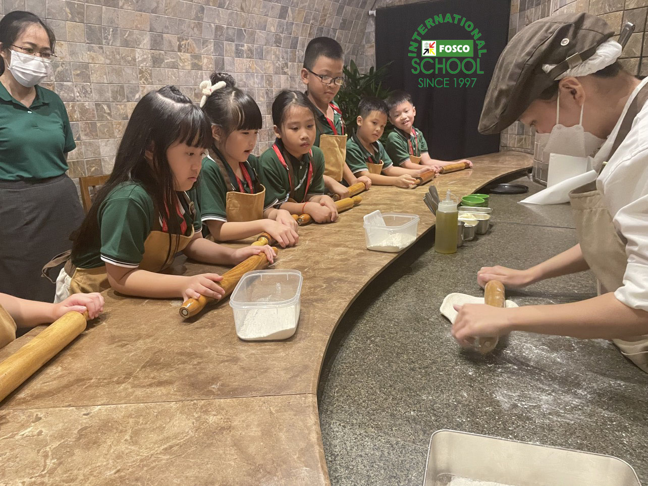 Chuyến trải nghiệm thực tế làm bánh pizza ngon tuyệt của lớp 2