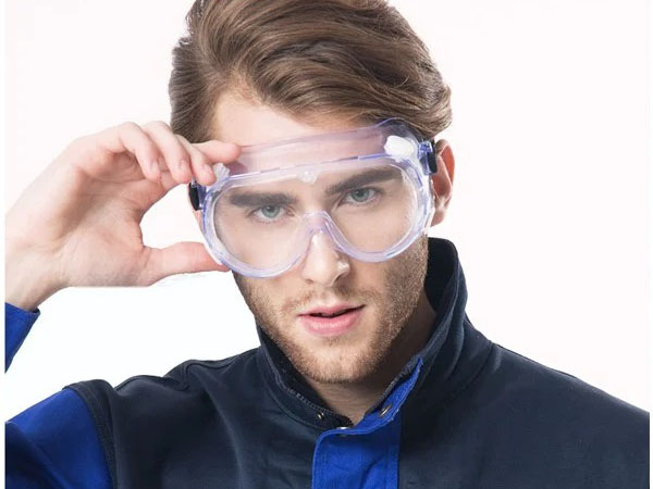 4 nguyên nhân chính gây tổn thương mắt khi làm việc