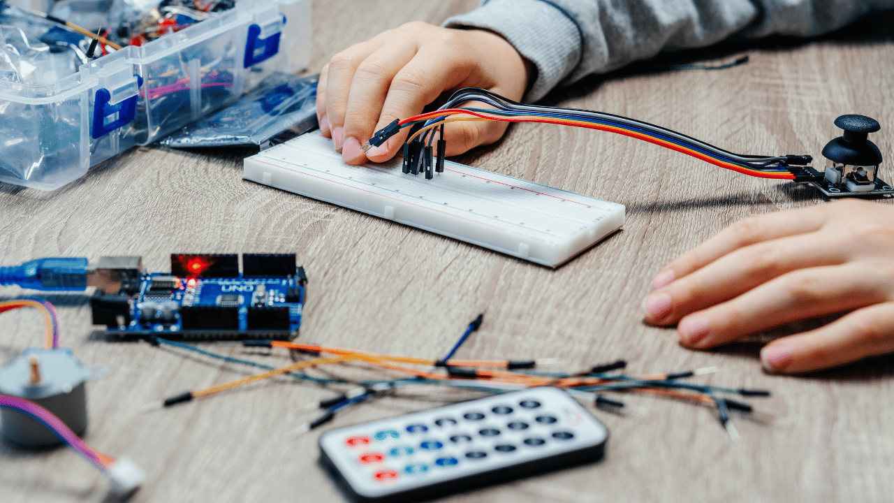 Arduino: Hành trình khám phá thế giới điện tử từ A đến Z