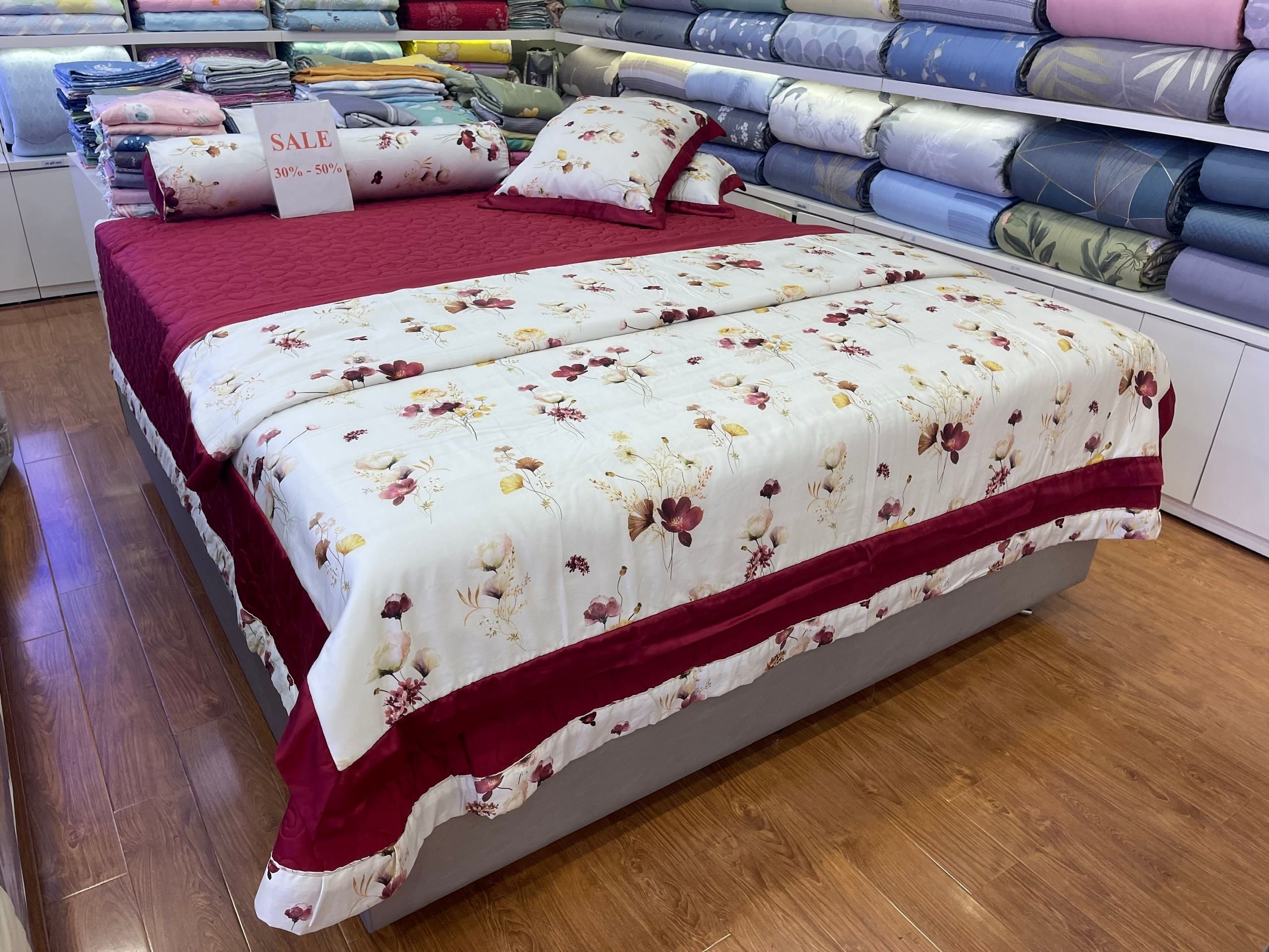 Bộ Chăn Ga Gối Ogarnic Tơ Tằm Hoa Đỏ