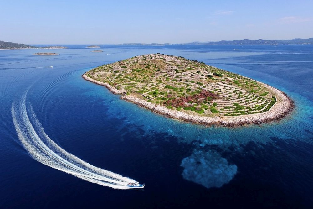 Đảo Bavljenac - đảo vân tay nổi tiếng của Croatia