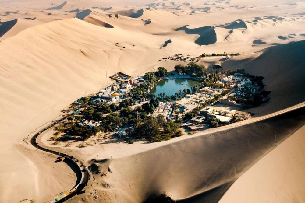 Khám phá những ốc đảo giữa sa mạc cát mênh mông
