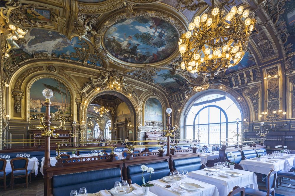 Nhà hàng hơn 120 tuổi như cung điện ở Paris