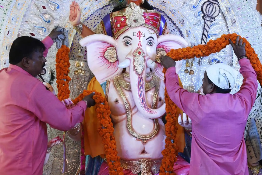 Những bức tượng thần voi khổng lồ ở Ấn Độ