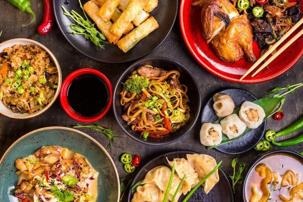 Những nghi thức ăn uống kỳ lạ trên thế giới