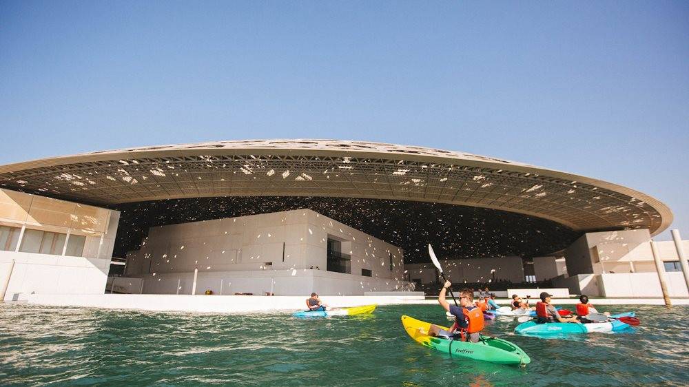 Abu Dhabi - Ốc đảo xanh giữa sa mạc Tây Á 3