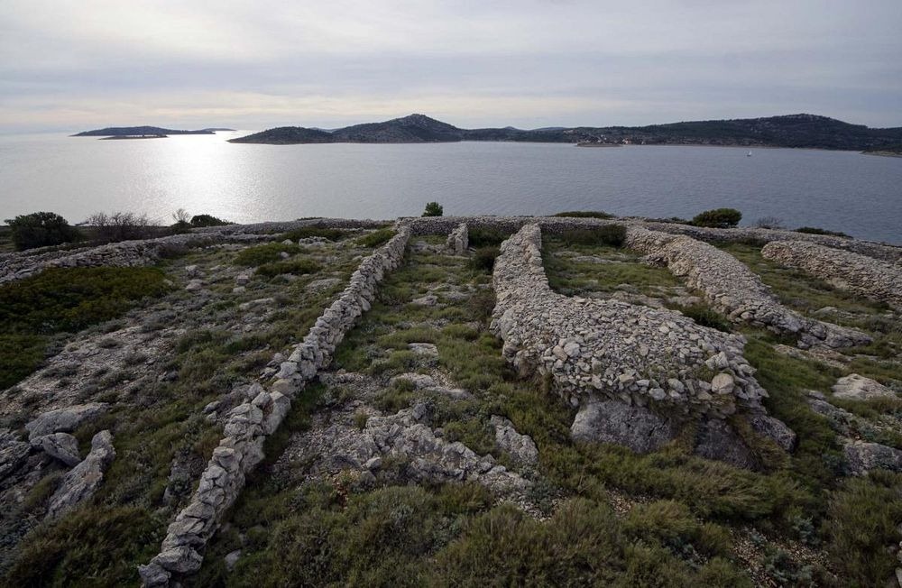 Đảo Bavljenac - đảo vân tay nổi tiếng của Croatia 2