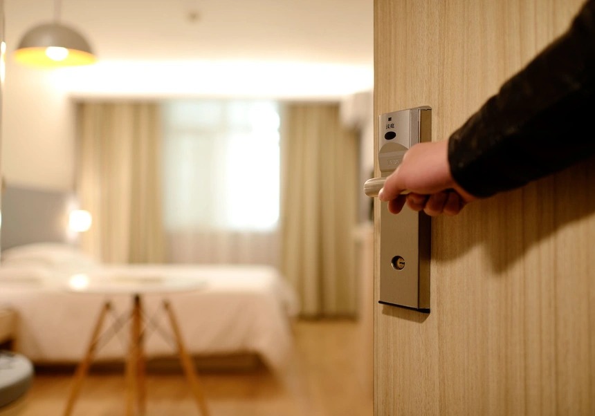 Cách giữ an toàn khi ở khách sạn 3