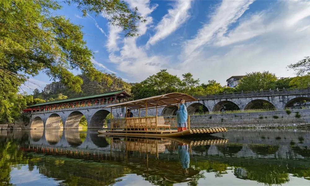 Cẩm Nang Chinh Phục "Thiên Hạ Đệ Nhất Sơn Thủy" & Cập Nhật Chính Sách Visa Mới Nhất 1