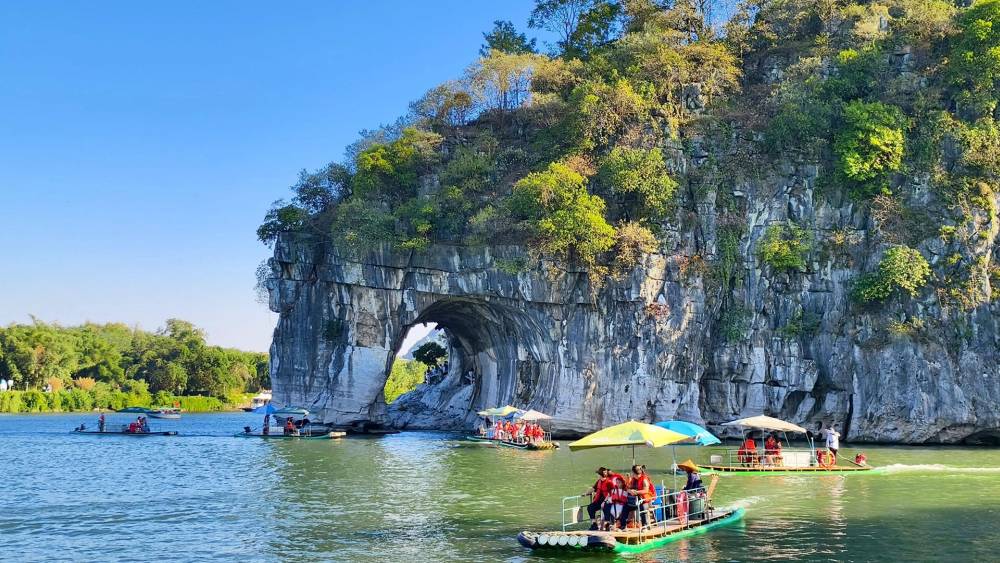 Cẩm Nang Chinh Phục "Thiên Hạ Đệ Nhất Sơn Thủy" & Cập Nhật Chính Sách Visa Mới Nhất 3