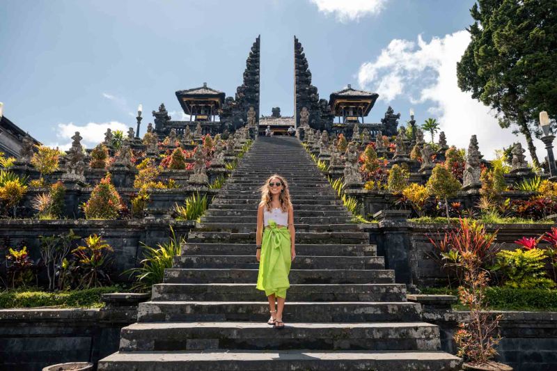 Điểm danh 7 ngôi đền thiêng ở Bali 1