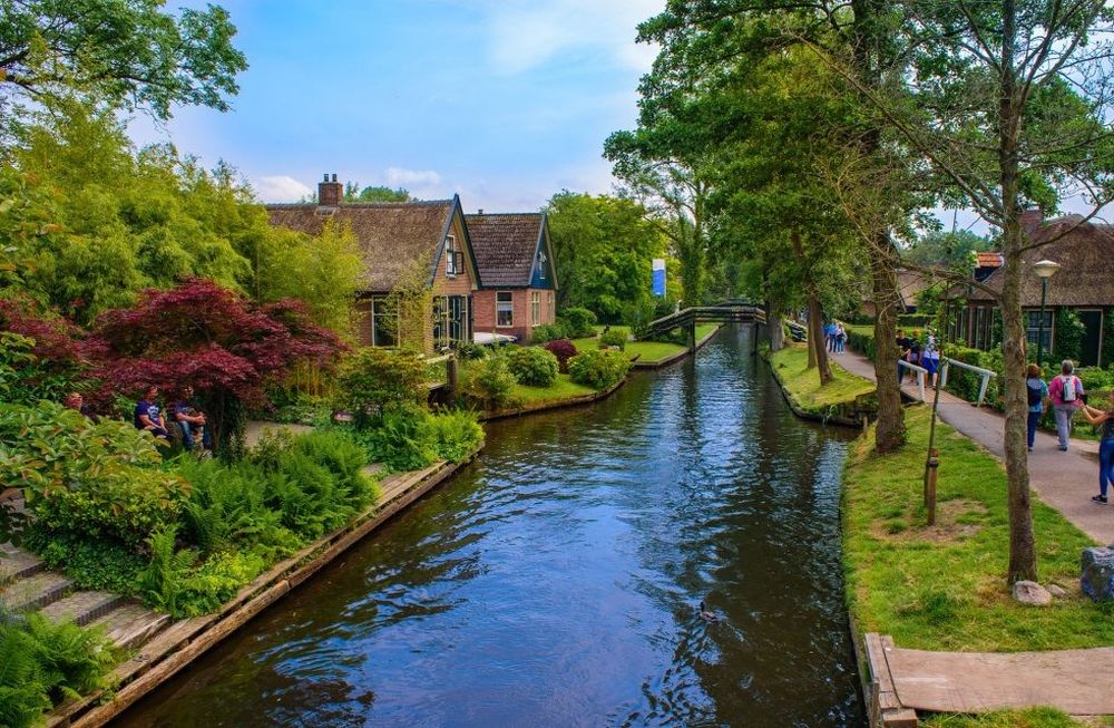 Khám phá Giethoorn - Ngôi làng đẹp như bức tranh thủy mặc - Ảnh 11