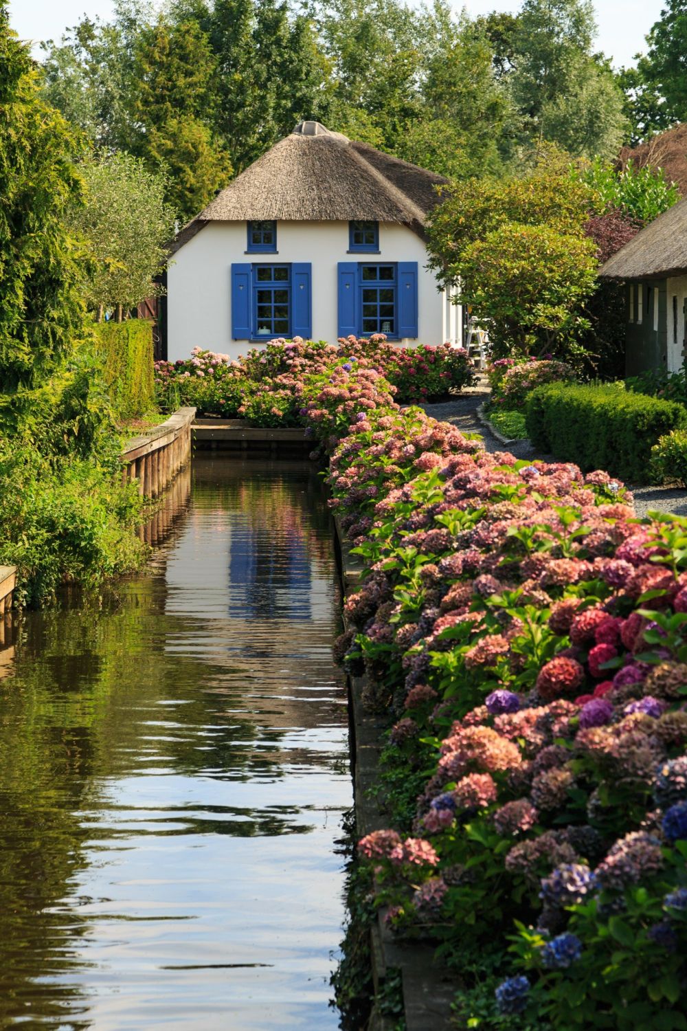 Khám phá Giethoorn - Ngôi làng đẹp như bức tranh thủy mặc - Ảnh 2