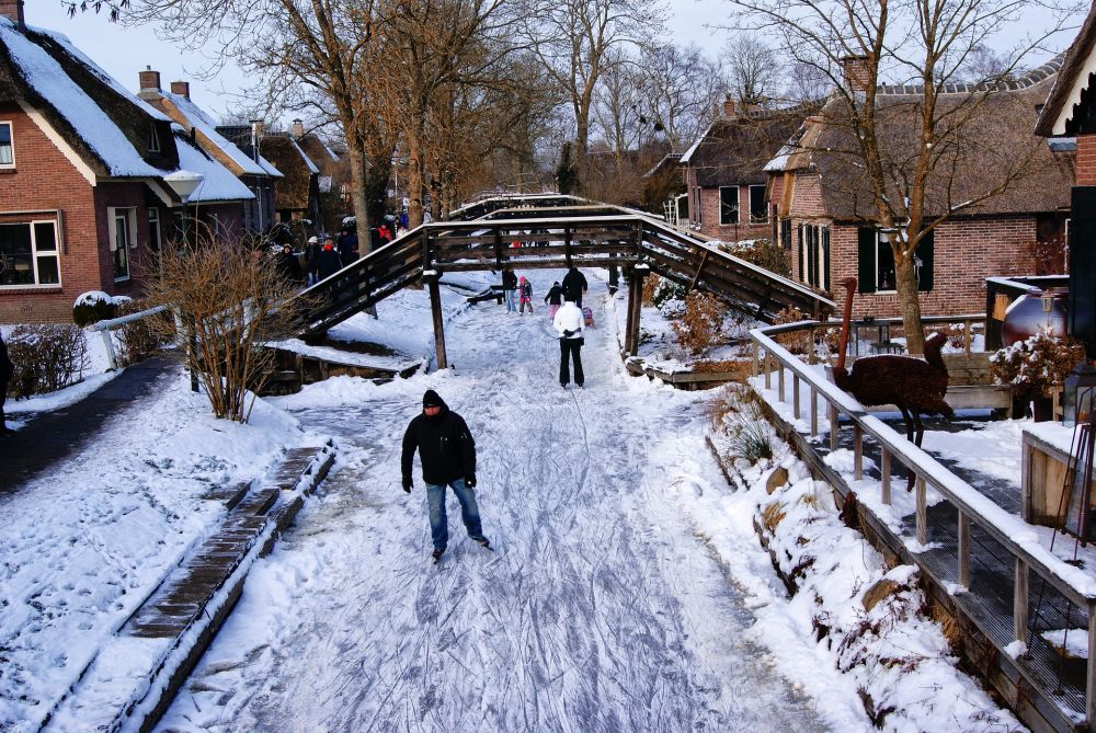 Khám phá Giethoorn - Ngôi làng đẹp như bức tranh thủy mặc - Ảnh 7