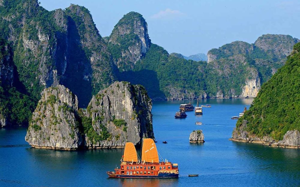 Du lịch ngủ taù Hạ Long