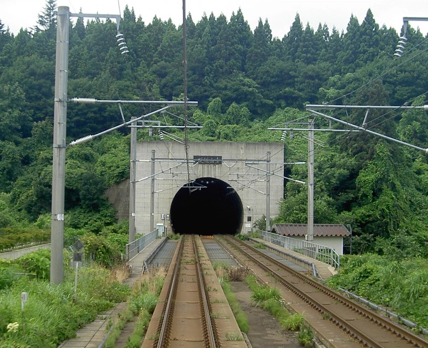 kham pha nhung duong ham ky la tren the gioi 2