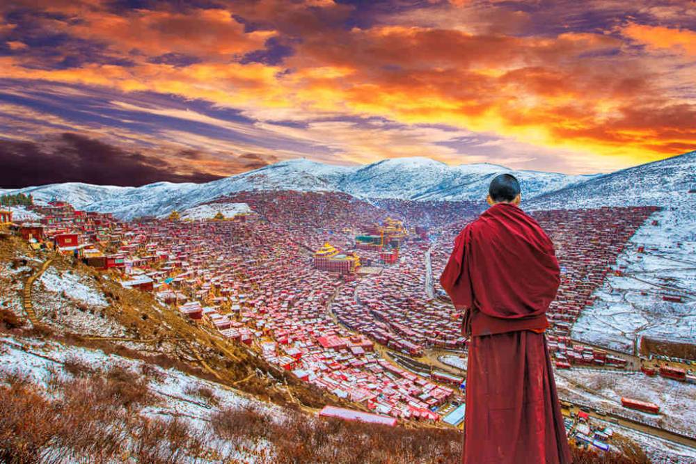 Vùng đất thánh linh thiêng Larung Gar 