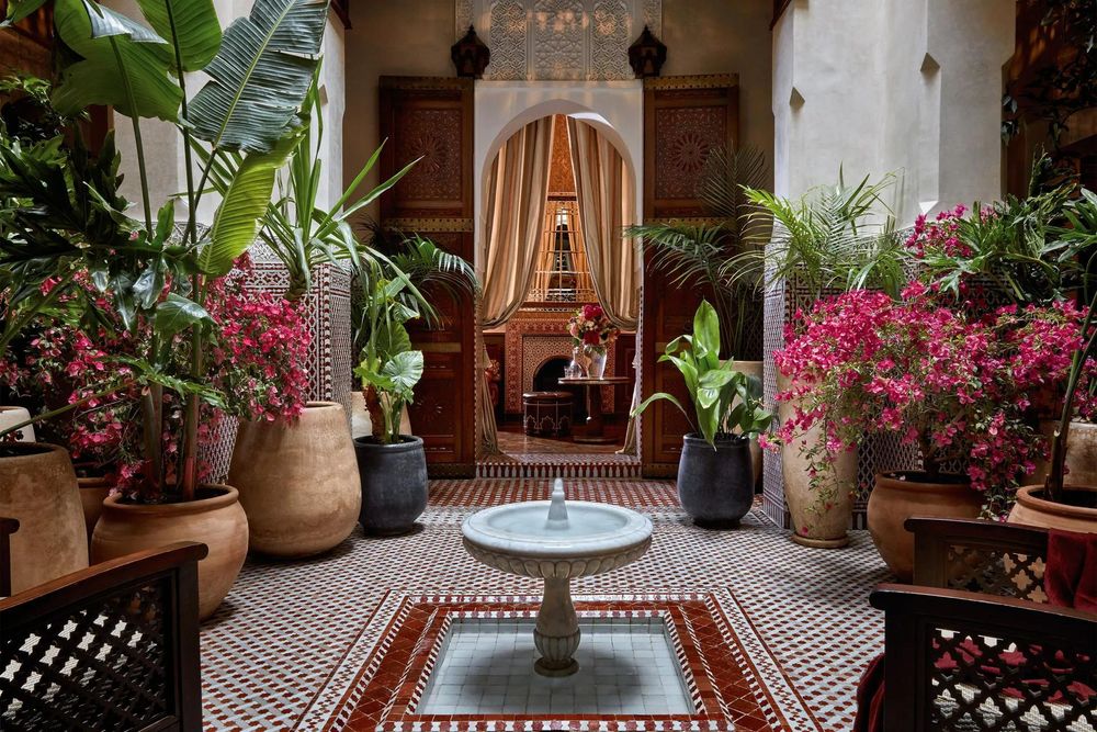 Không khí cổ tích trong các khách sạn ở thành phố đỏ của Morocco 2