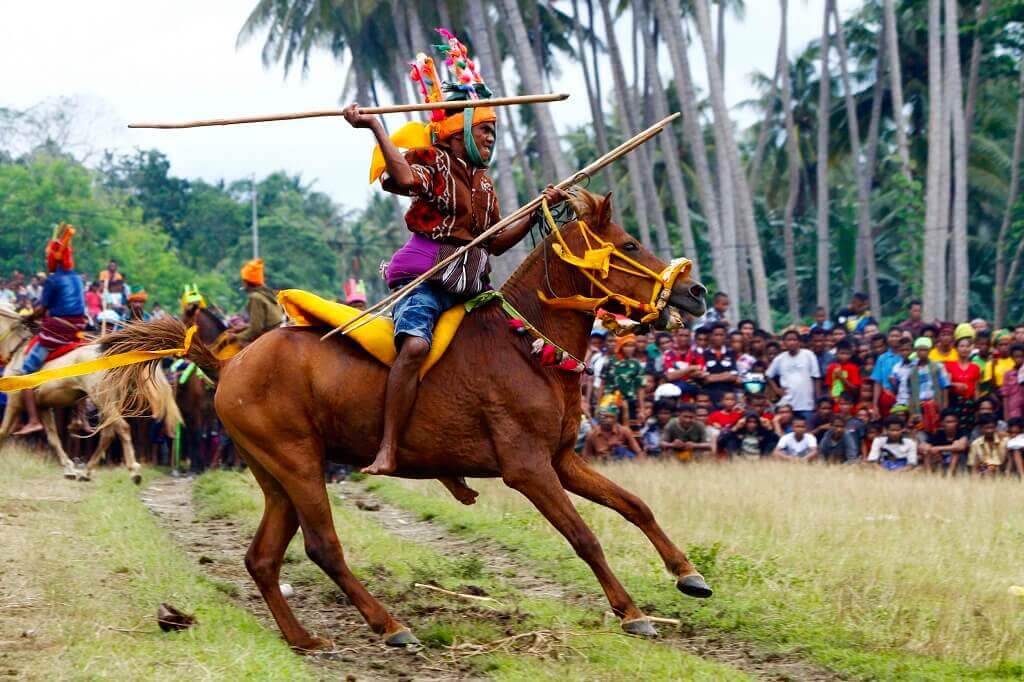 Những lễ hội truyền thống đầy màu sắc của Indonesia 7