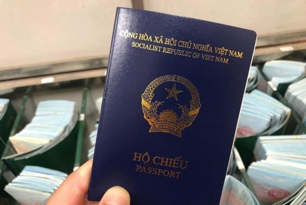 Tây Ban Nha tạm dừng nhận đơn xin thị thực Schengen với hộ chiếu mẫu mới của Việt Nam 1