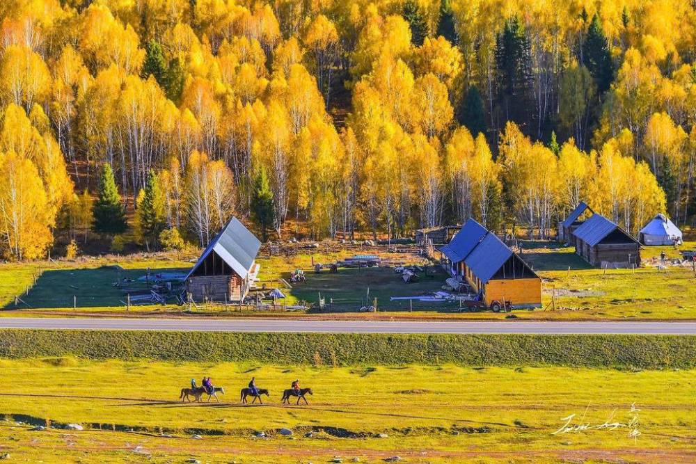 Tour Bắc Tân Cương: Urumqi - Kanas - Làng Hòa Mộc