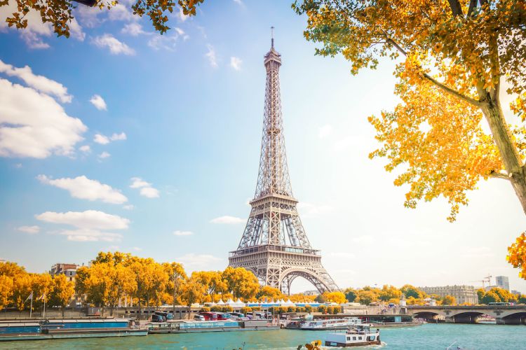 Tour Châu Âu: Hành Trình Đặc Biệt 7 Nước Đông Tây Âu