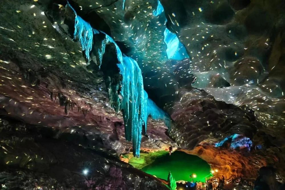 Tour Trung Quốc: Ân Thi - Phượng Hoàng Cổ Trấn - Trương Gia Giới