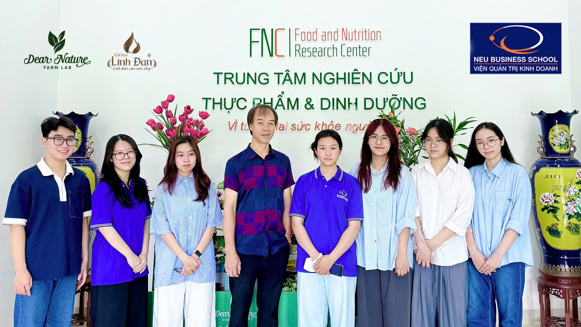 Sinh Viên NEU Khám Phá Nhà Máy Dear Nature Việt Nam & Quy Trình Sản Xuất Tỏi Đen Linh Đan Uy Tín