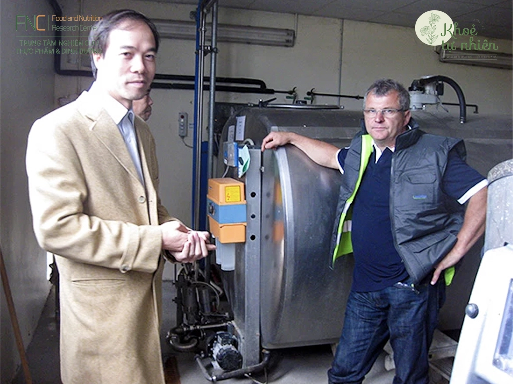 Tiến sĩ Đào Huy Phong giữ chức vụ giám đốc R&D (Nghiên cứu và Phát Triển) tại tập đoàn toàn cầu về dinh dưỡng Evialis từ 2005 - 2010