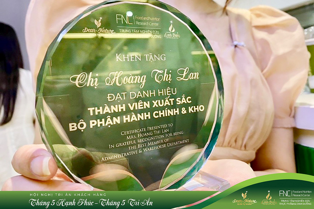 Hoạt động hội nghị Dear Nature, vinh danh, giới thiệu sản phẩm mới, giao lưu chia sẻ.
