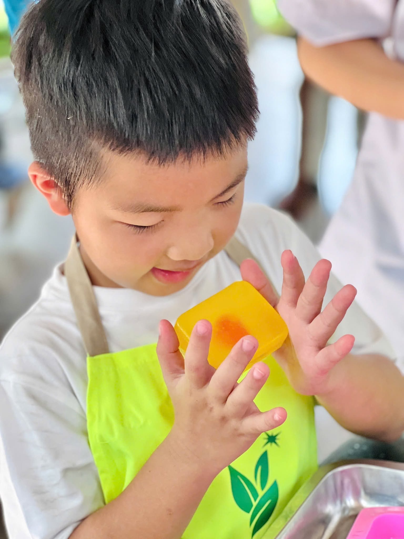 Những bánh xà bông handmade đáng yêu do các bé tự tay làm tại workshop Dear Nature